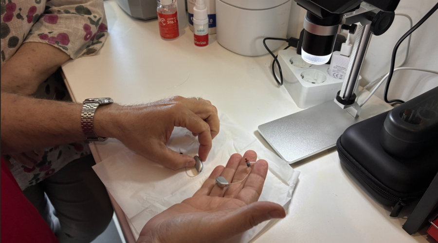 La neteja i el manteniment dels audiòfons son clau per a una bona audició